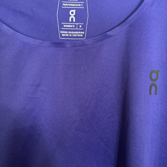 On Running Tops - On Running women’s Purple Performance Tee